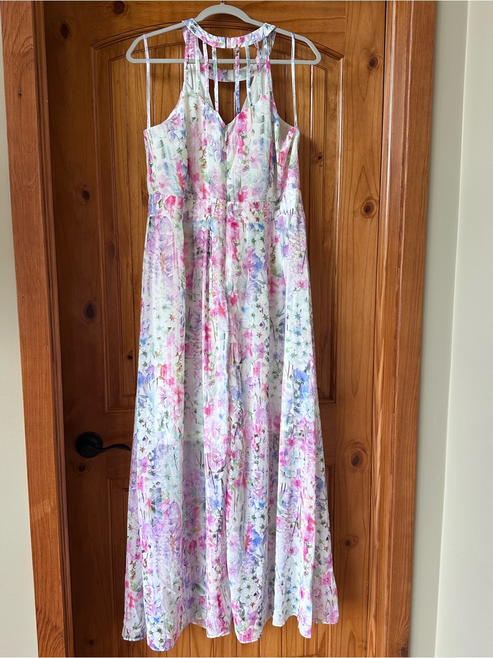 City Chic Maxi Dress in Dreamy Floral print - Picture 3 of 7